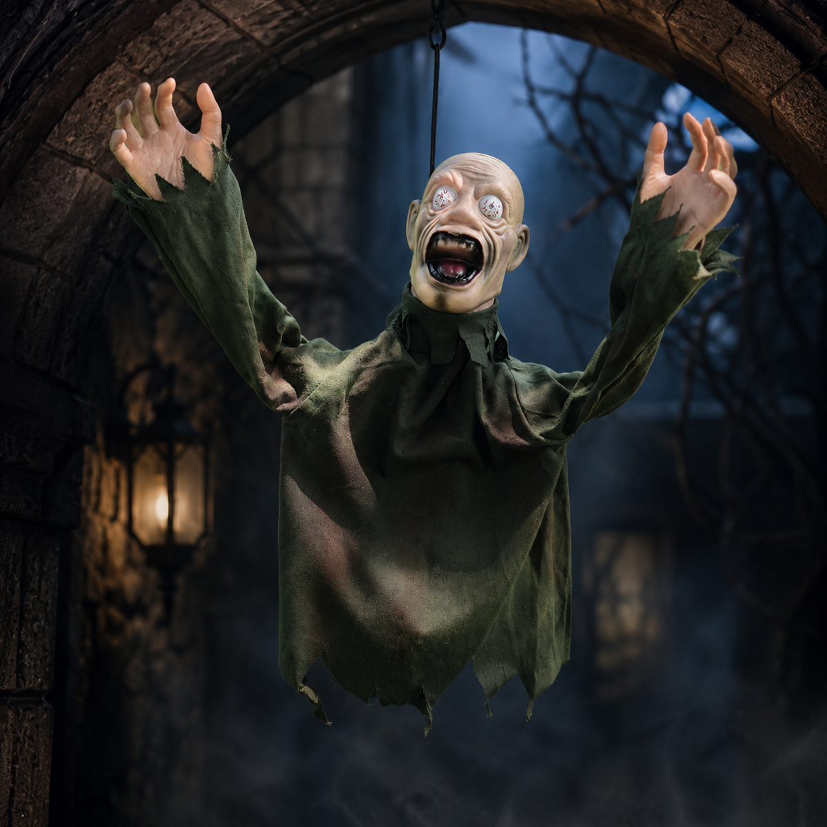 Hanging Screaming Zombie Prop Halloween Decoration Tattered Ghoul