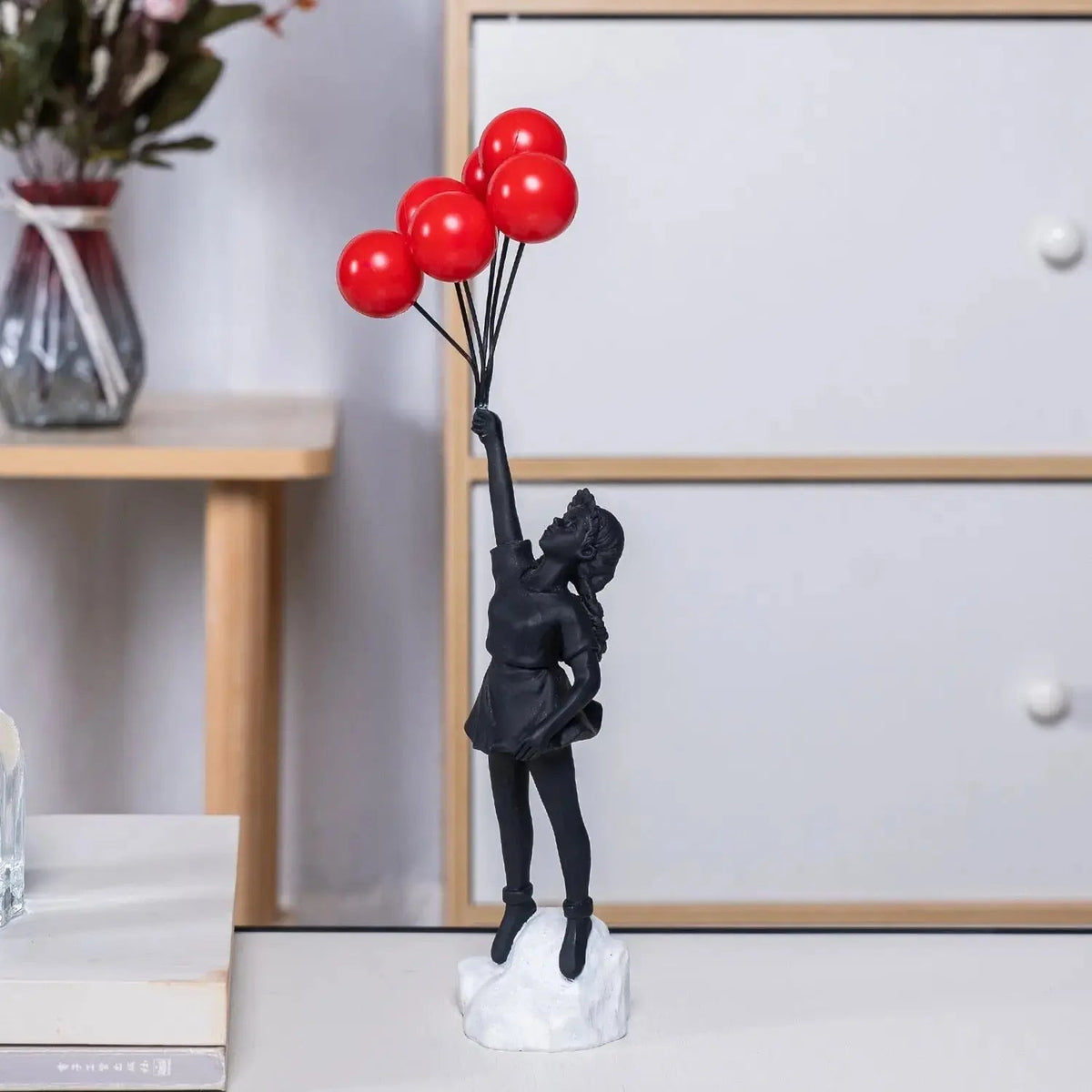 Balloon Girl Decorative Figurine with Balloon Bouquet Sculpture