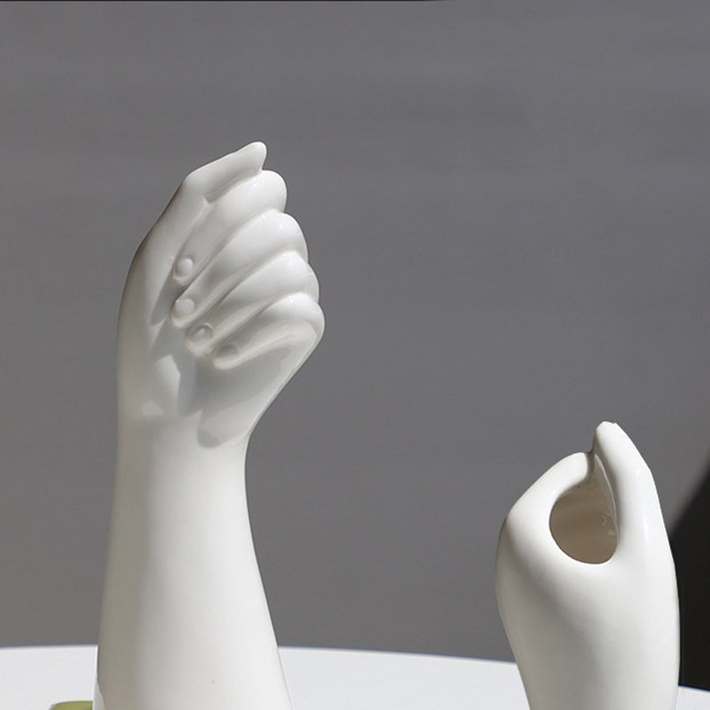 Handvorm Keramische Vaas met Sculptuur Design en Gladde Afwerking