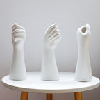 Handvorm Keramische Vaas met Sculptuur Design en Gladde Afwerking