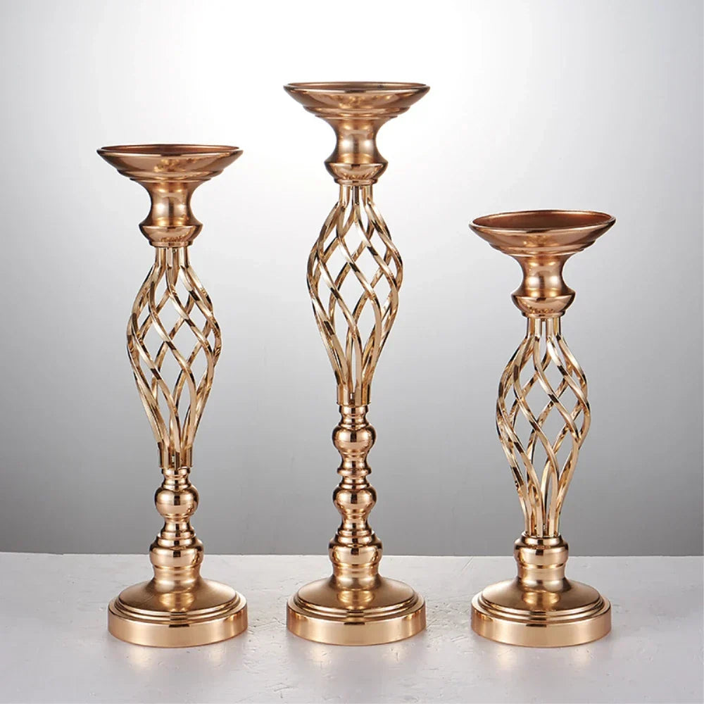 Set van 3 Gouden Kandelaars van Metaal met Luxe Design