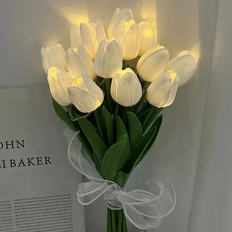 Tulp LED Tafellamp met Zacht Warm Licht en Draagbaar Design