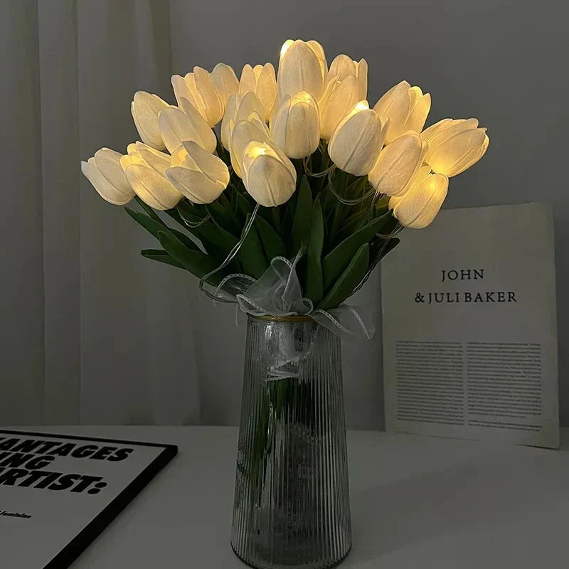 Tulp LED Tafellamp met Zacht Warm Licht en Draagbaar Design